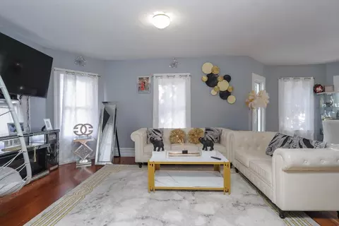 58 Willard Ave, Springfield, MA 01109 photo 5