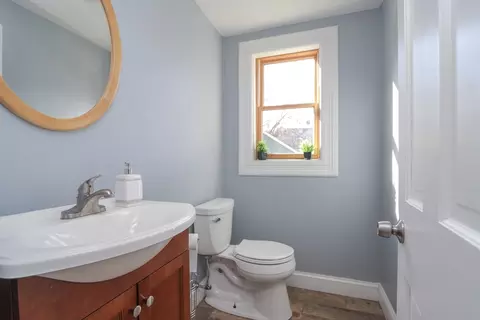 58 Willard Ave, Springfield, MA 01109 photo 9