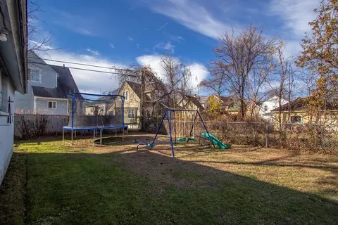 58 Willard Ave, Springfield, MA 01109 photo 32