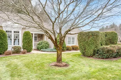 54 High Pine Cir #54, Wilbraham, MA 01095