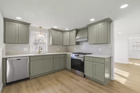 21 Weston Ave, Wareham, MA 02571 photo 3
