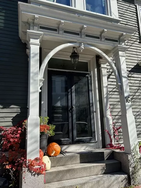 16 Williams St, Salem, MA 01970