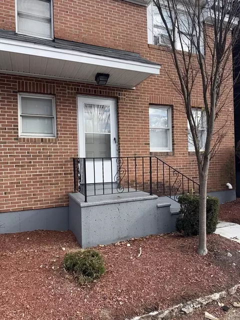 131 Lawrence St # A, Lawrence, MA 01841