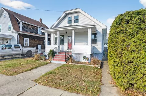18 Maple Ave, Fairhaven, MA 02719 photo 7