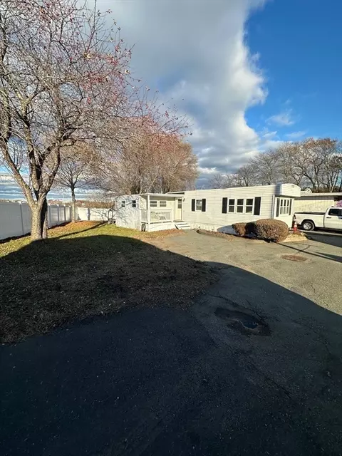 165 Newbury St #2, Peabody, MA 01960