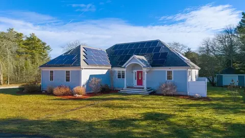 7 Cranberry Ln, Wareham, MA 02571