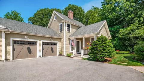 12 Wallis Dr #12, Wenham, MA 01984