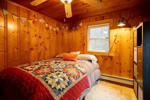 Bedroom - 13 Washburn Ter, Spencer, MA 01562 photo 2 of 5