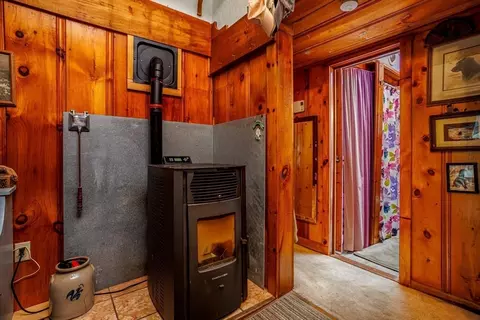 Entry Way - 13 Washburn Ter, Spencer, MA 01562 photo 1 of 1