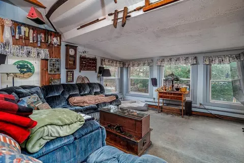 Living - 13 Washburn Ter, Spencer, MA 01562 photo 2 of 5