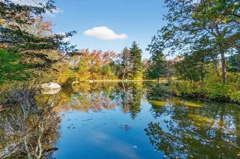 105 Rock Odundee Rd, Dartmouth, MA 02748