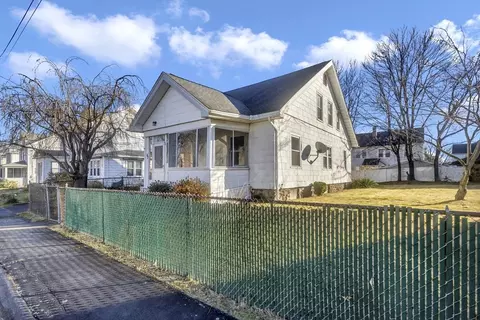 42 Arnodale Ave, Holyoke, MA 01040