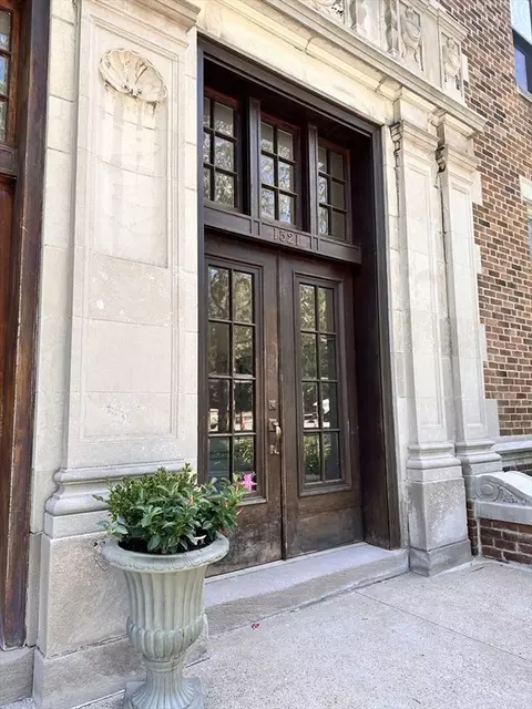 1521 Beacon St #1, Brookline, MA 02446