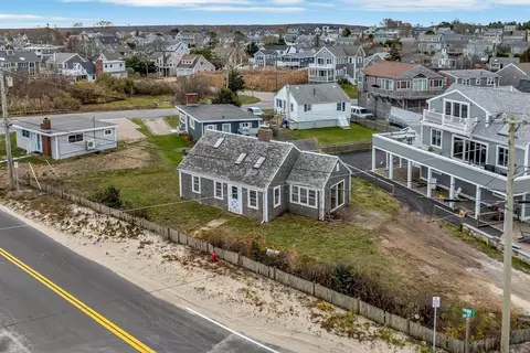 2 Freeman Ave, Sandwich, MA 02563