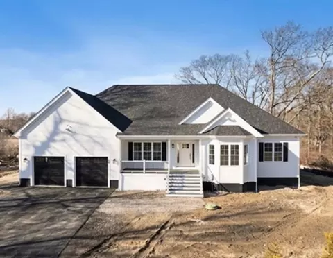 1 Springhill Rd, Dartmouth, MA 02747