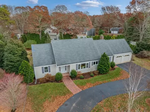 239 Clamshell Cove Rd, Cotuit, MA 02635