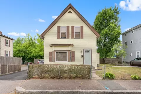 35 Huntington St, Brockton, MA 02301