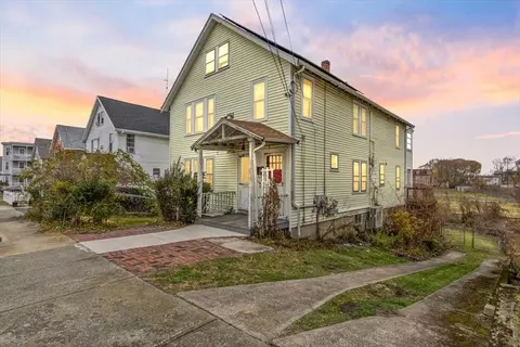 86-88 Laurel St, Lynn, MA 01905