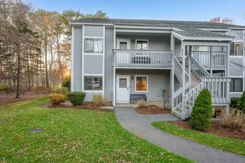 96 Eaton Ln #96, Brewster, MA 02631