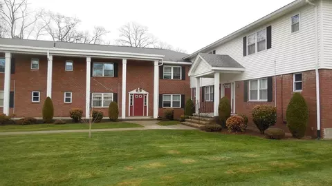 57 Colonial Cir #D, Chicopee, MA 01020