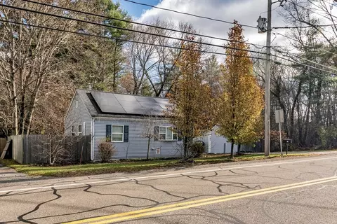 343 Monponsett St, Halifax, MA 02338