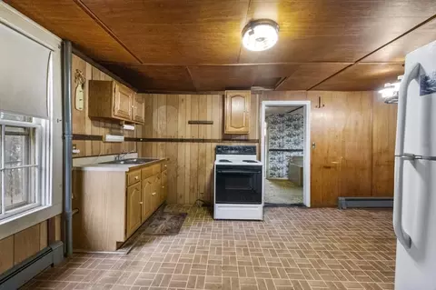Entry Way - 120 Horton Rd, Orange, MA 01364 photo 1 of 6