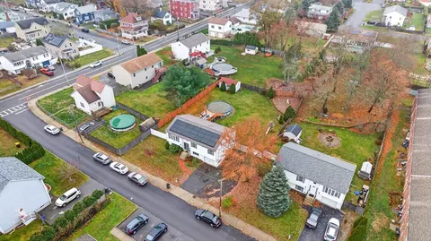 36 Fordney St, Fall River, MA 02720 photo 9