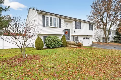 36 Fordney St, Fall River, MA 02720 photo 3