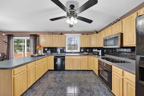 36 Fordney St, Fall River, MA 02720 photo 25