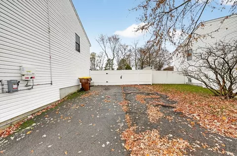 36 Fordney St, Fall River, MA 02720 photo 5
