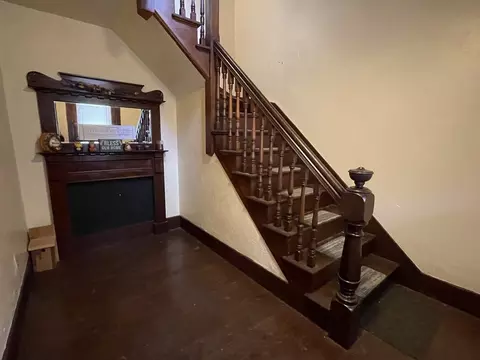 Entry Way - 183 Everett St, Southbridge, MA 01550 photo 1 of 1