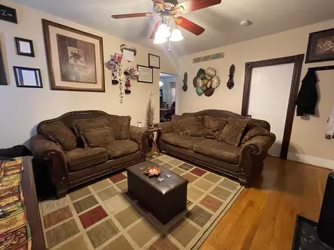 Living - 183 Everett St, Southbridge, MA 01550 photo 2 of 5
