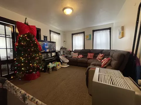 Living - 183 Everett St, Southbridge, MA 01550 photo 4 of 5