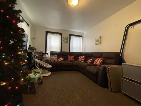 Living - 183 Everett St, Southbridge, MA 01550 photo 3 of 5