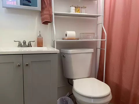 Bath - 183 Everett St, Southbridge, MA 01550 photo 3 of 5