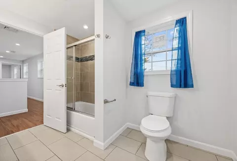 Bath - 259 Park Ave, Wareham, MA 02538 photo 3 of 5