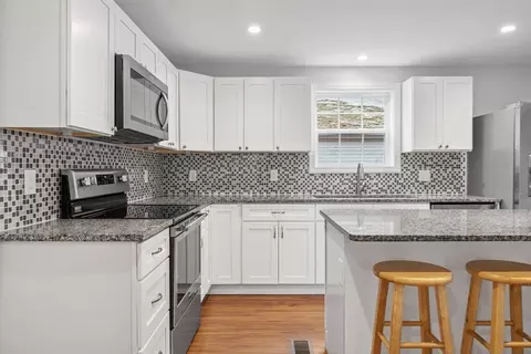 Kitchen - 259 Park Ave, Wareham, MA 02538 photo 2 of 2