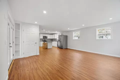 Living - 259 Park Ave, Wareham, MA 02538 photo 1 of 2