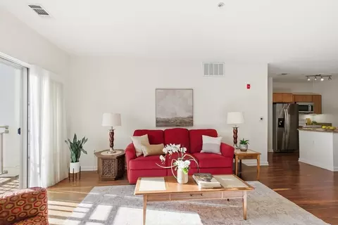3 Repton Cir #3204, Watertown, MA 02472
