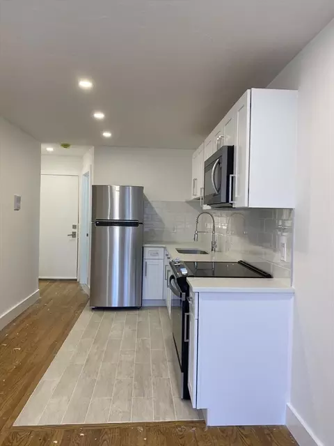 168 Cottage St #301, Boston, MA 02128