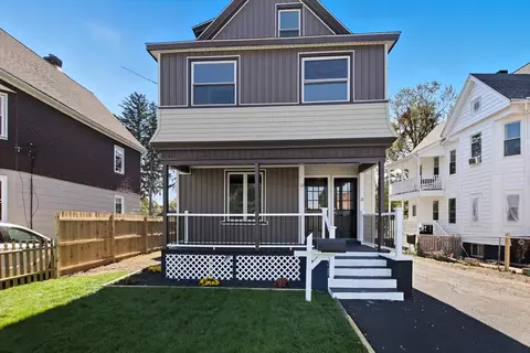 12 Saint James Ave, Holyoke, MA 01040