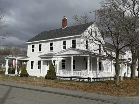 35 School St, Winchendon, MA 01475