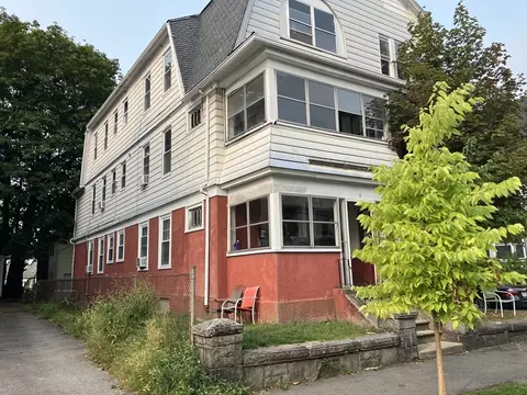 6 Oliver St, Worcester, MA 01603