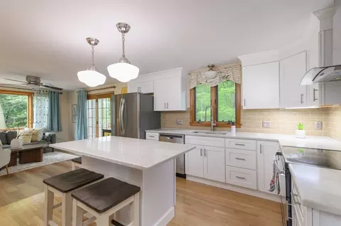 57 Sheri Ln, Weymouth, MA 02190