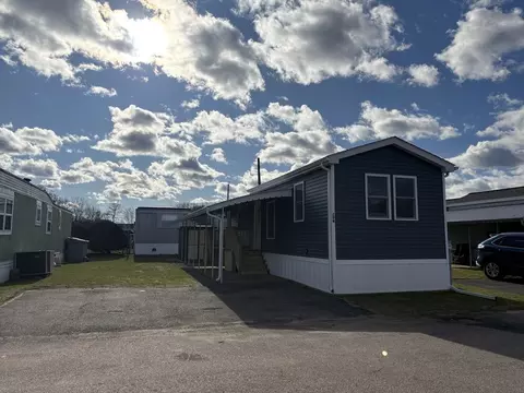 300 E Washington #20N, North Attleboro, MA 02760