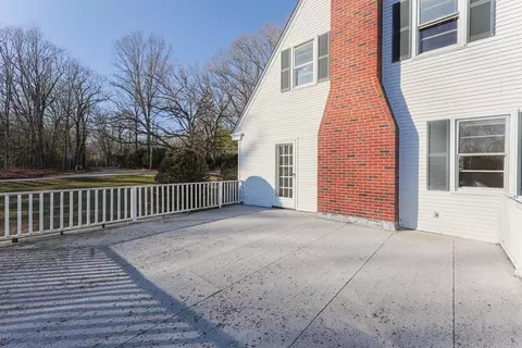 127 Glenview St, Upton, MA 01568 photo 4