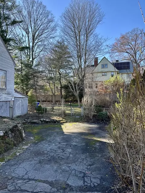 18 Cushing Rd, Brookline, MA 02445 photo 3