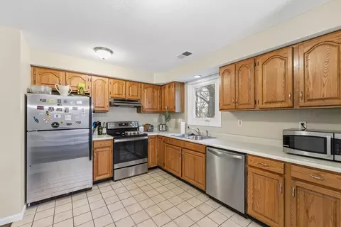 200 Lambert Ter #2, Chicopee, MA 01020 photo 12