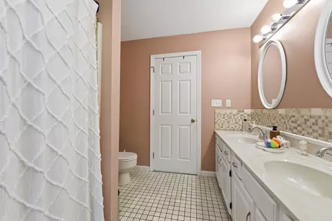200 Lambert Ter #2, Chicopee, MA 01020 photo 27