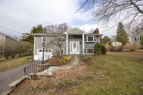 2 Skyline Dr, Franklin, MA 02038 photo 2